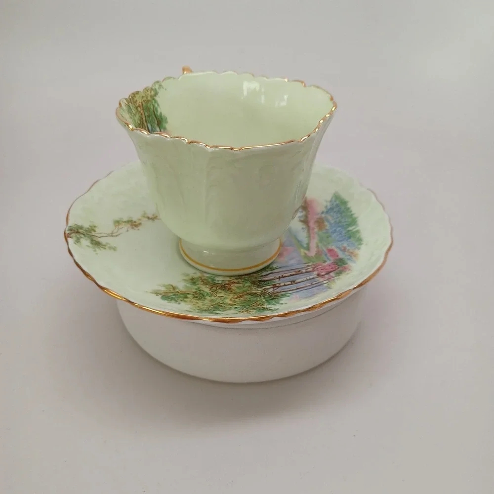 Aynsley Bone China Teacup and Saucer Set Woodland Landscape Green‎ Gold C493/2